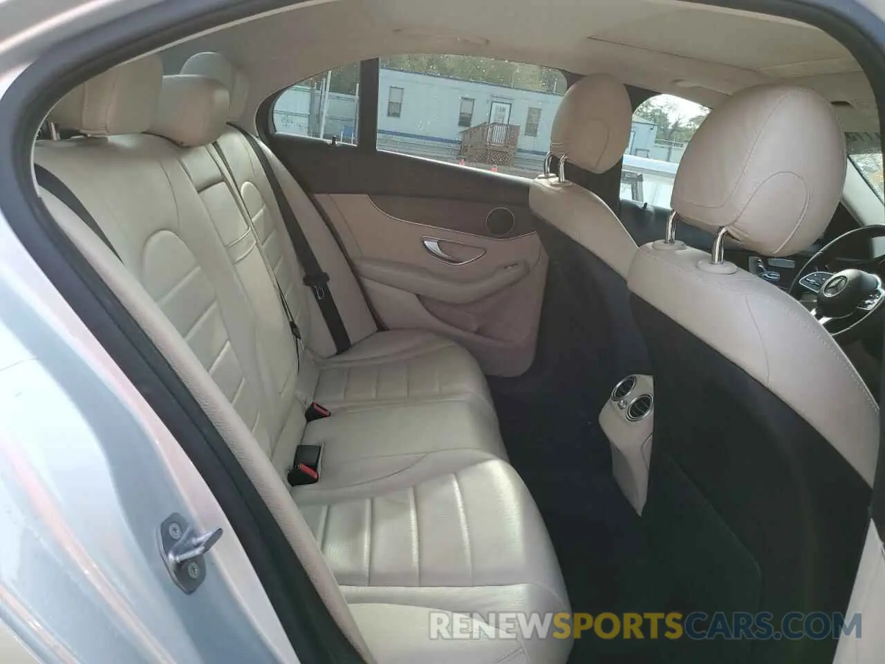 10 fotografías del automóvil dañado WDDWF8DB1KR481108 MERCEDES-BENZ C-CLASS 2019