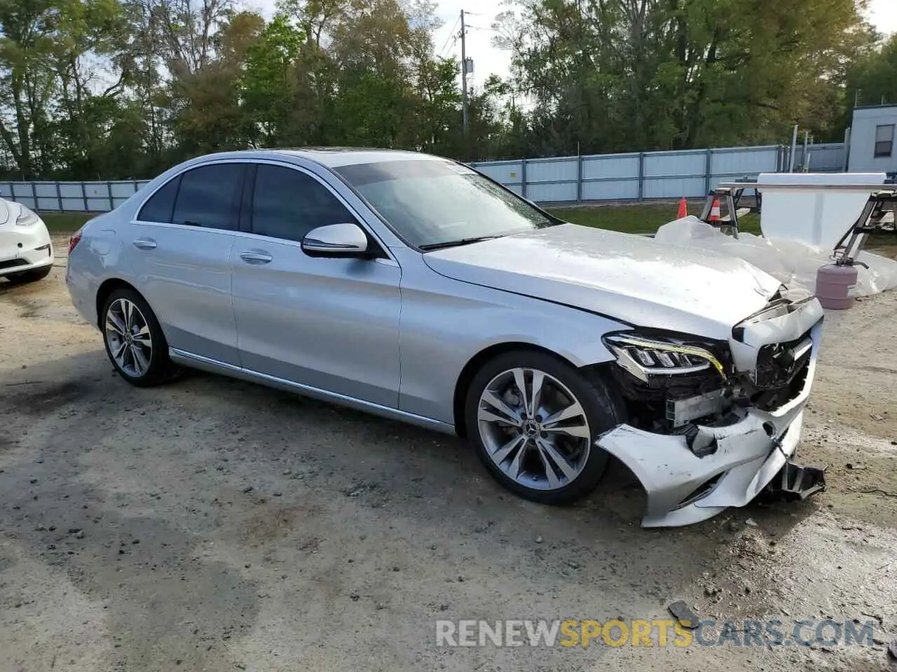 4 fotografías del automóvil dañado WDDWF8DB1KR481108 MERCEDES-BENZ C-CLASS 2019