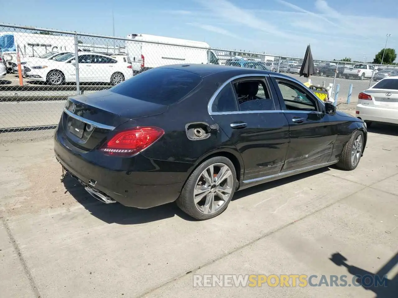 3 fotografías del automóvil dañado WDDWF8DB1KR483148 MERCEDES-BENZ C-CLASS 2019
