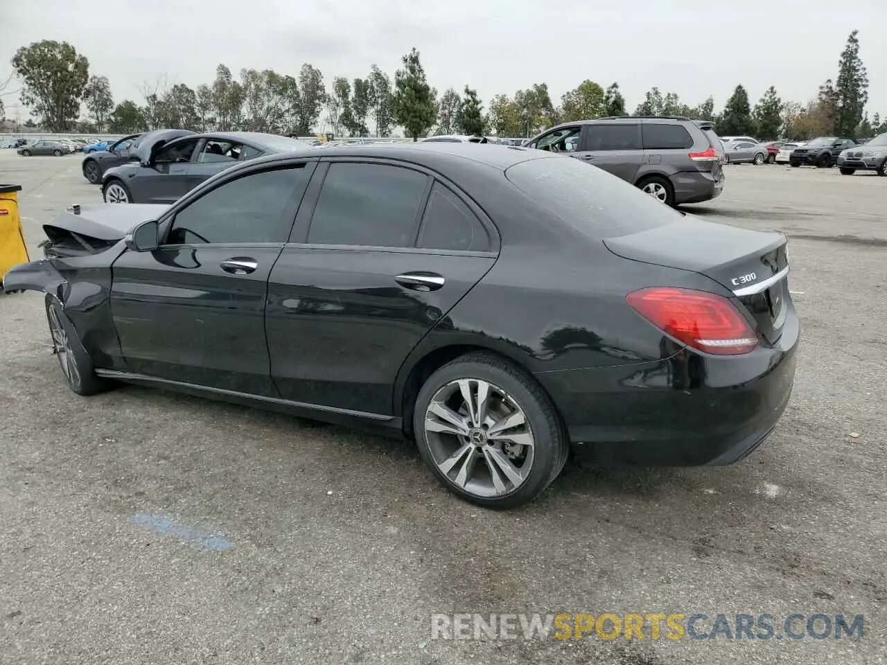 2 fotografías del automóvil dañado WDDWF8DB1KR483781 MERCEDES-BENZ C-CLASS 2019