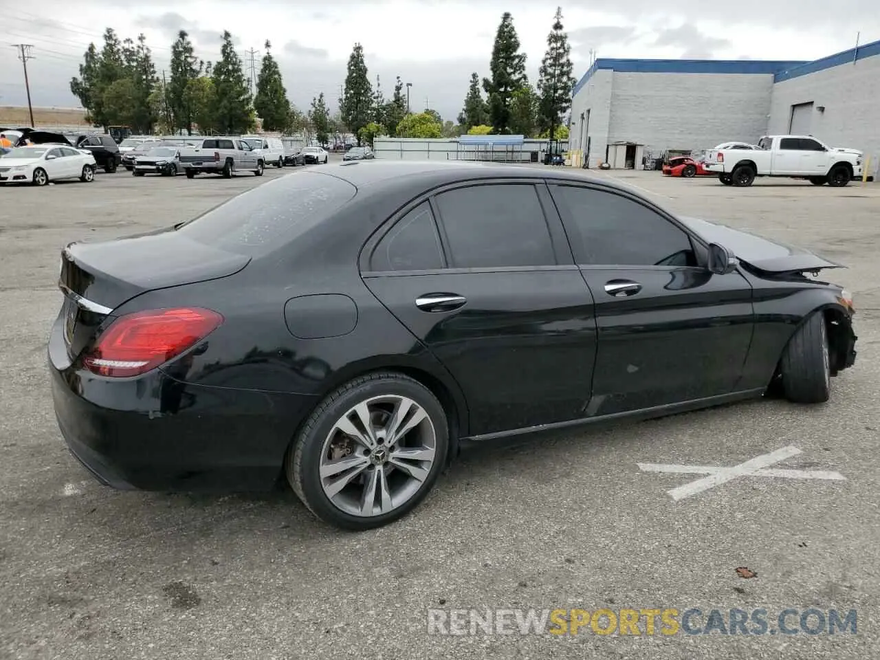 3 fotografías del automóvil dañado WDDWF8DB1KR483781 MERCEDES-BENZ C-CLASS 2019