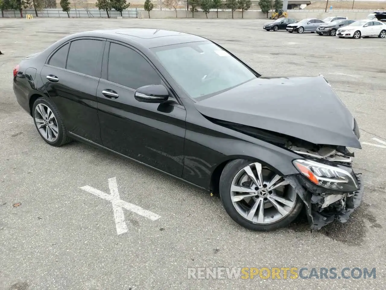 4 fotografías del automóvil dañado WDDWF8DB1KR483781 MERCEDES-BENZ C-CLASS 2019
