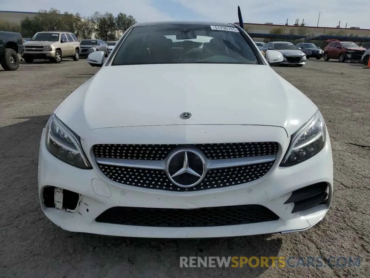 5 fotografías del automóvil dañado WDDWF8DB3KR501438 MERCEDES-BENZ C-CLASS 2019