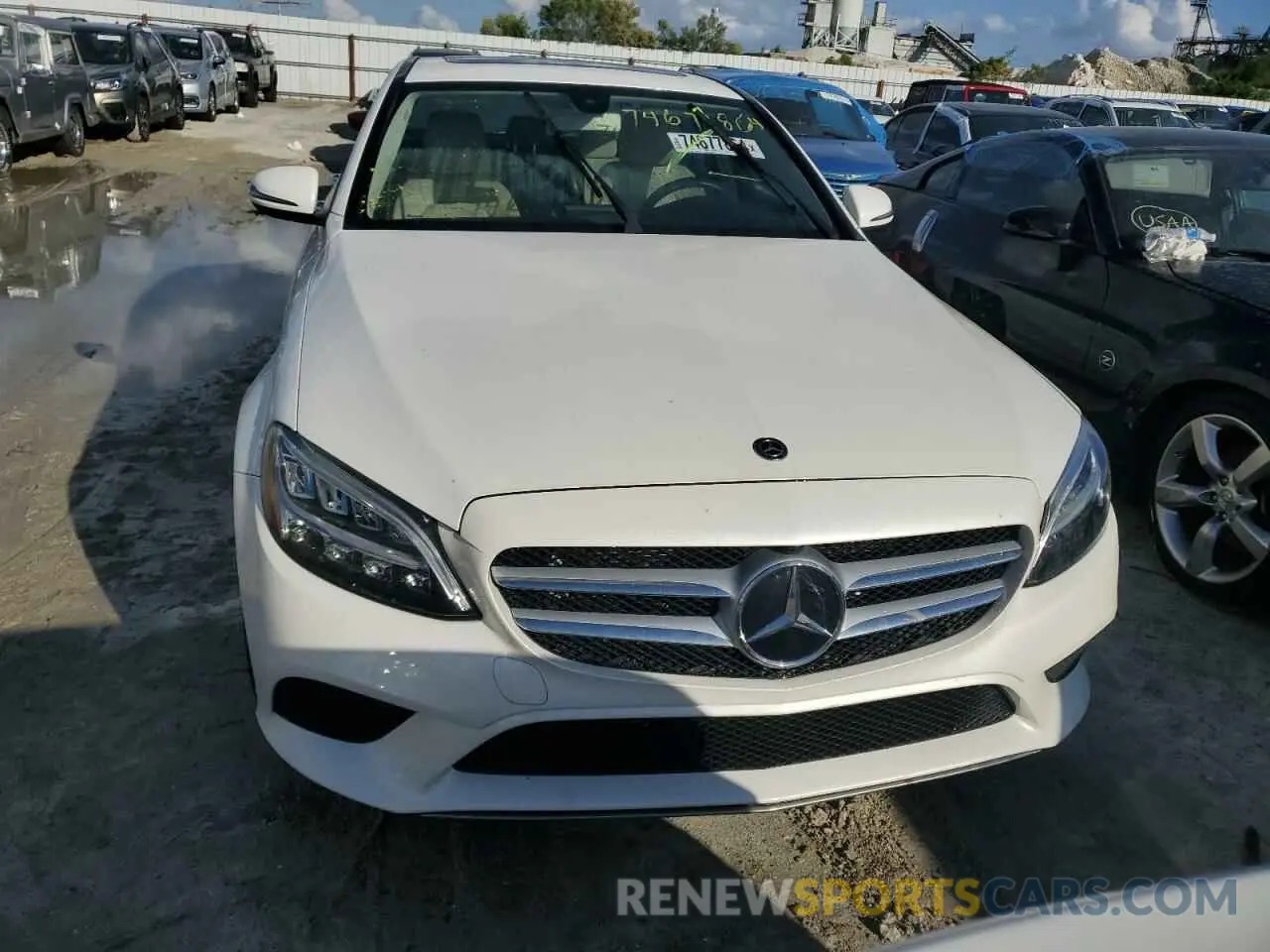 5 fotografías del automóvil dañado WDDWF8DB7KR461512 MERCEDES-BENZ C-CLASS 2019