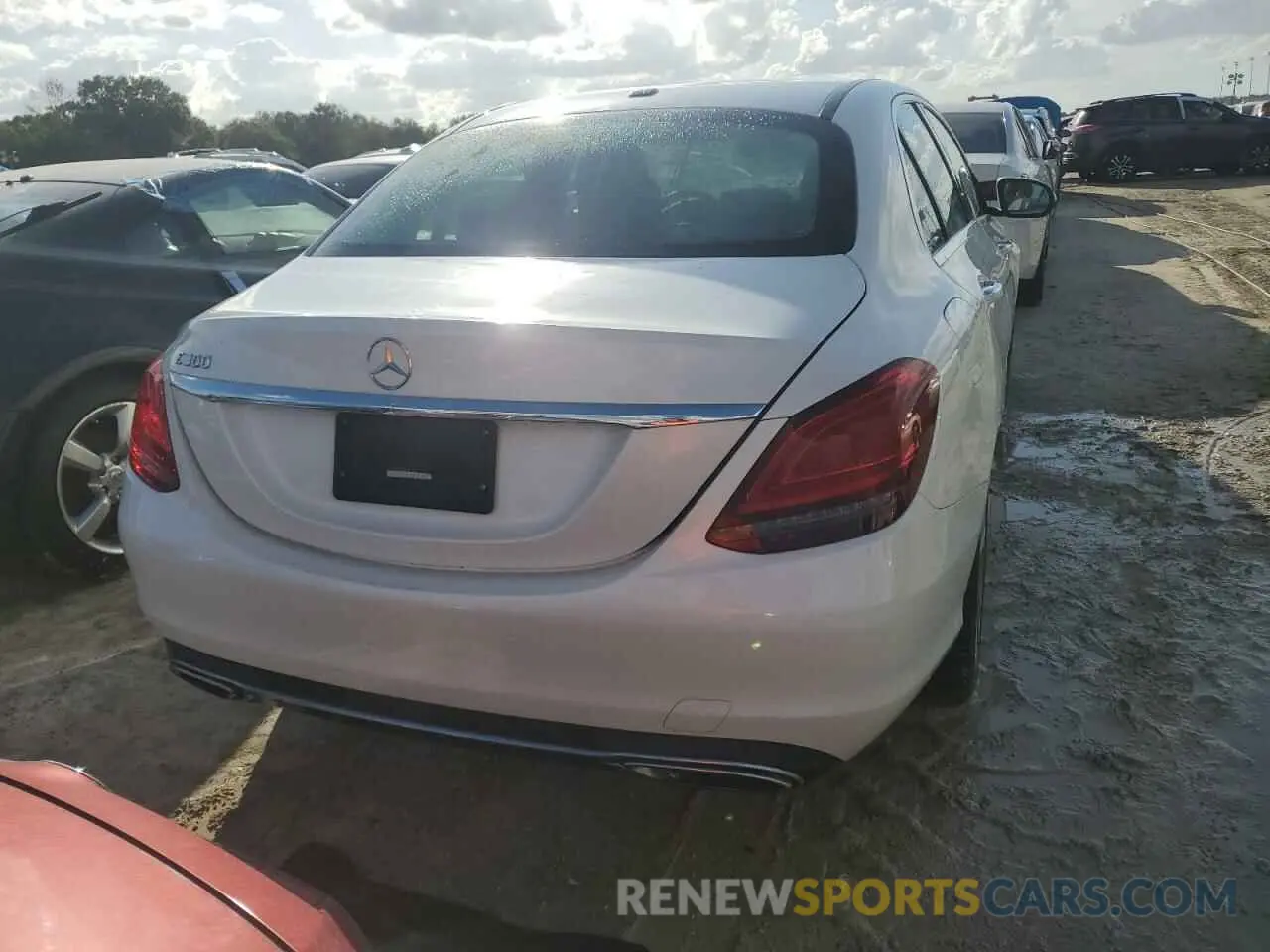 6 fotografías del automóvil dañado WDDWF8DB7KR461512 MERCEDES-BENZ C-CLASS 2019