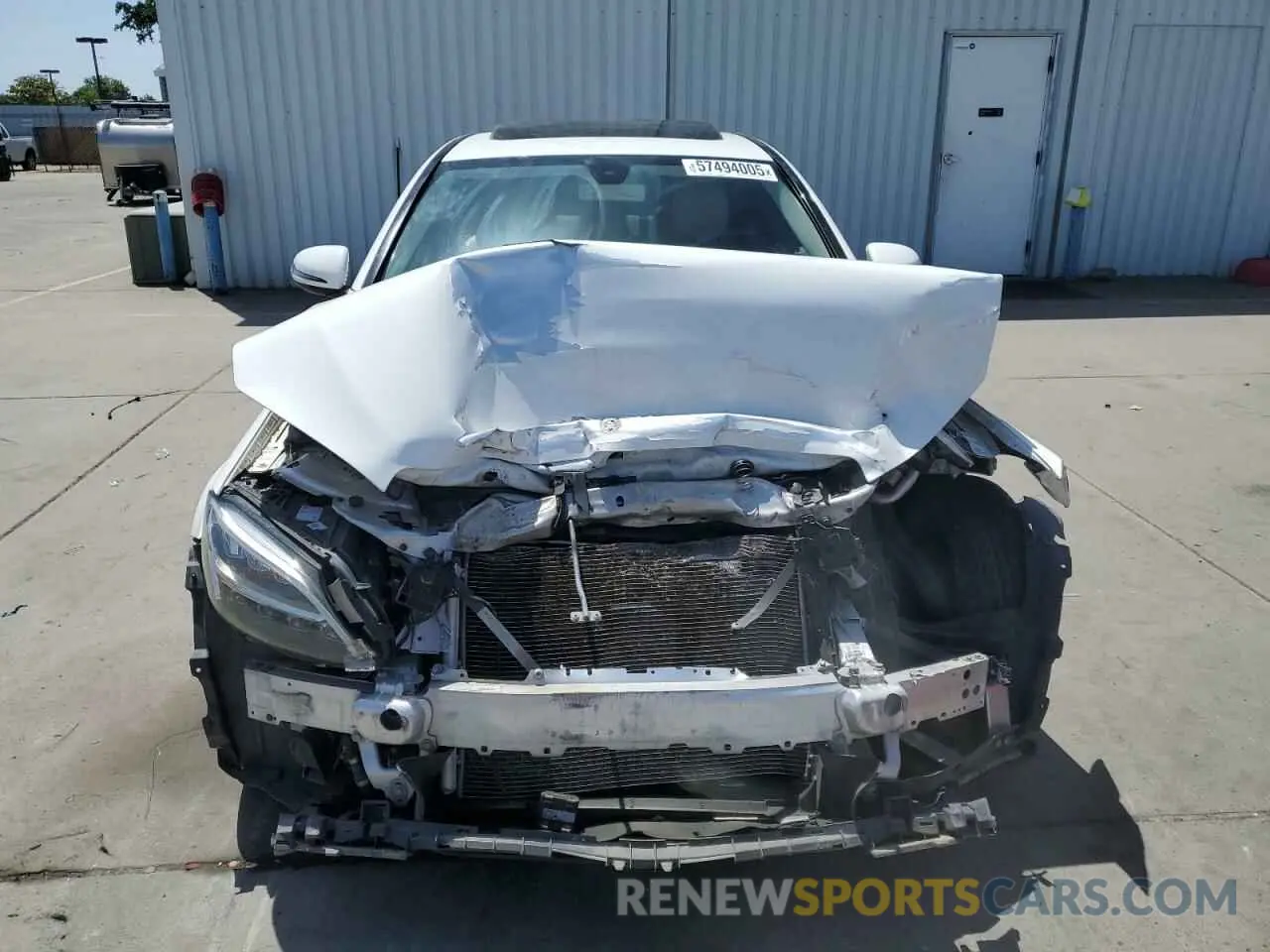 5 fotografías del automóvil dañado WDDWF8DB9KR515666 MERCEDES-BENZ C-CLASS 2019
