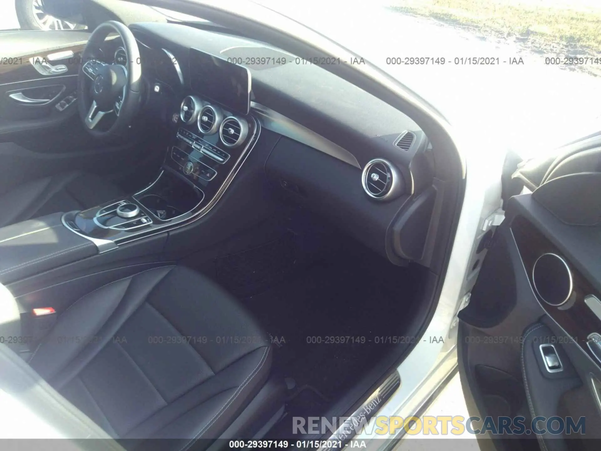 5 fotografías del automóvil dañado WDDWF8DBXKR502649 MERCEDES-BENZ C-CLASS 2019
