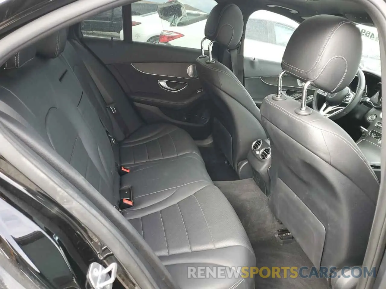 10 fotografías del automóvil dañado WDDWF8EB0KR502531 MERCEDES-BENZ C-CLASS 2019