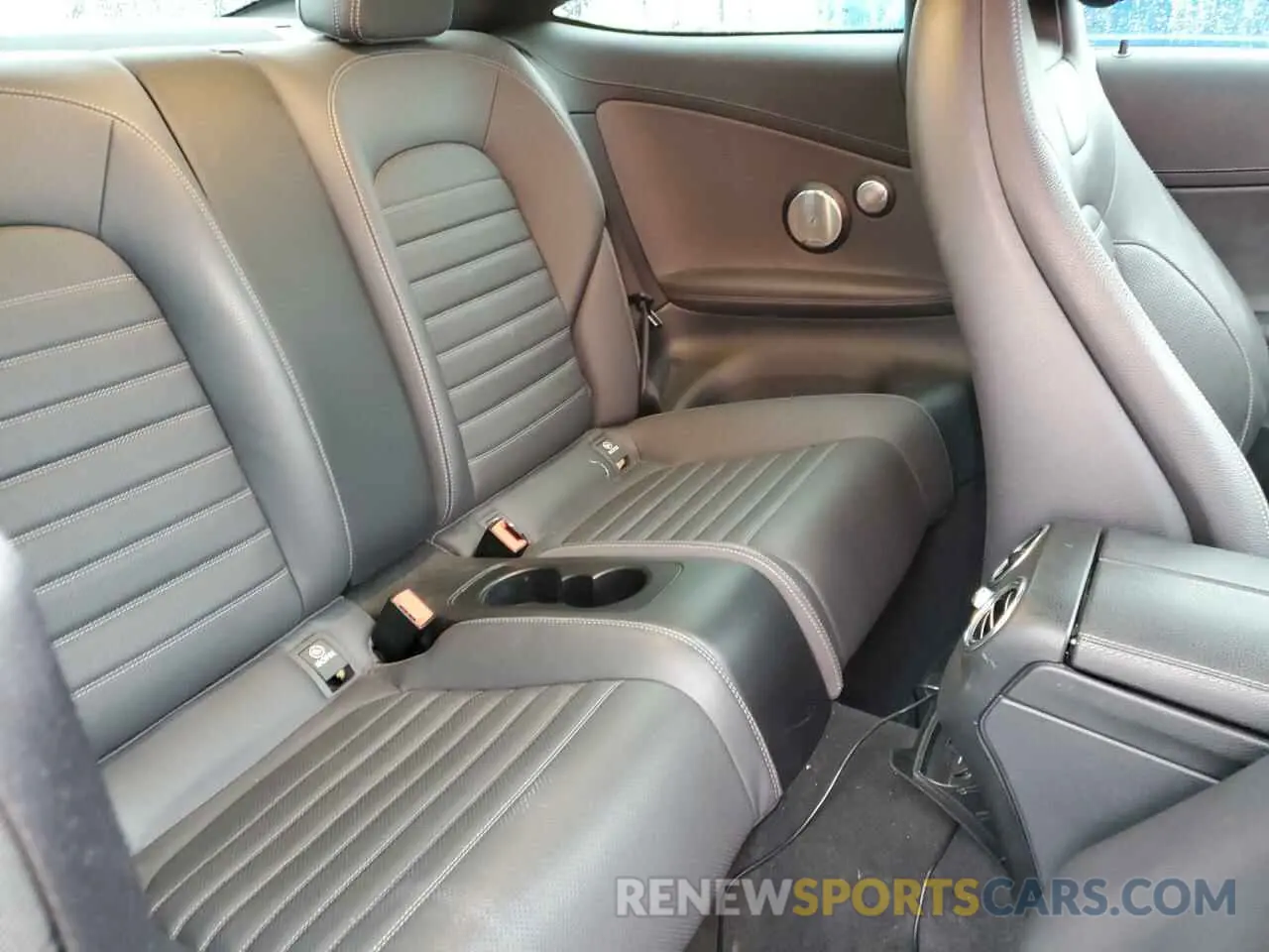 10 fotografías del automóvil dañado WDDWJ6EB6KF813014 MERCEDES-BENZ C-CLASS 2019