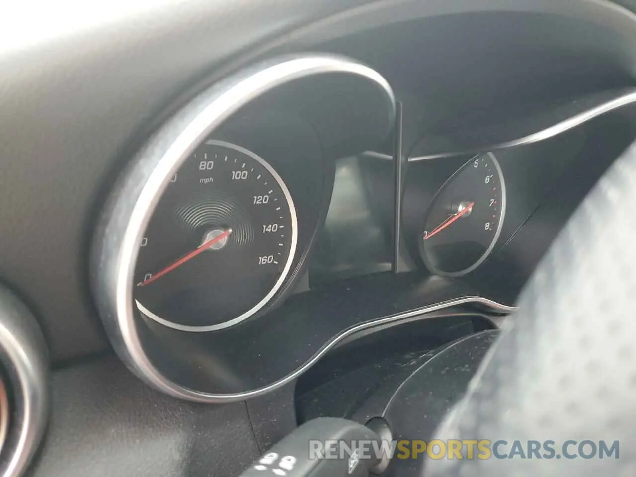 8 fotografías del automóvil dañado WDDWJ8DB0KF848175 MERCEDES-BENZ C-CLASS 2019