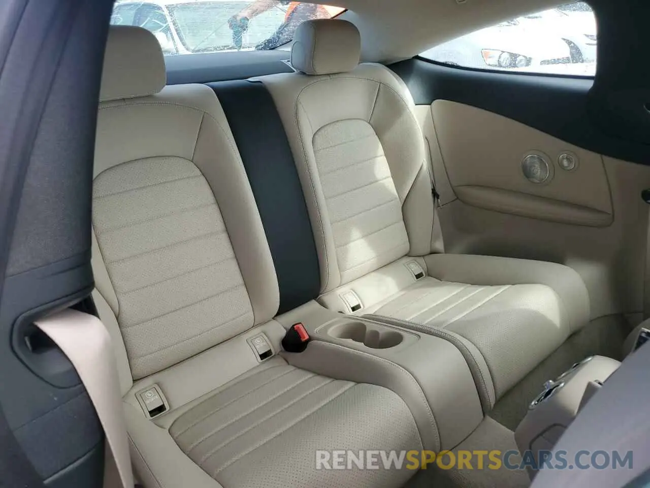 10 fotografías del automóvil dañado WDDWJ8DB2KF777626 MERCEDES-BENZ C-CLASS 2019