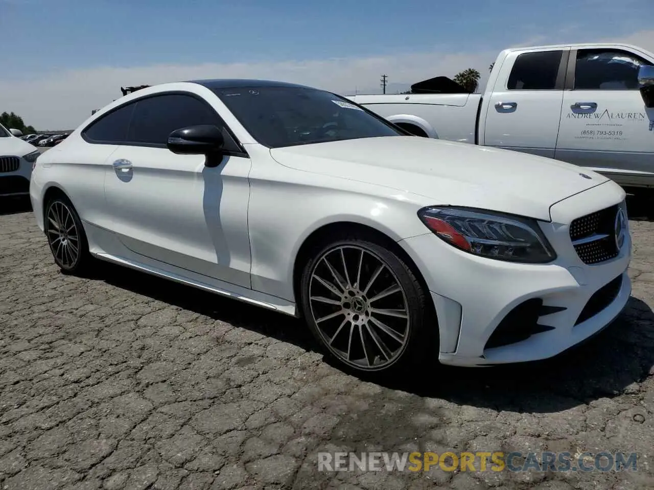4 fotografías del automóvil dañado WDDWJ8DB2KF826159 MERCEDES-BENZ C-CLASS 2019