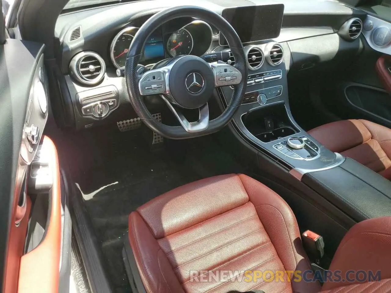 8 fotografías del automóvil dañado WDDWJ8DB2KF826159 MERCEDES-BENZ C-CLASS 2019
