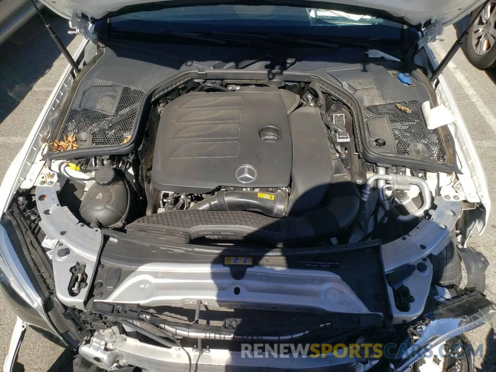 7 fotografías del automóvil dañado WDDWJ8DB8KF777274 MERCEDES-BENZ C CLASS 2019