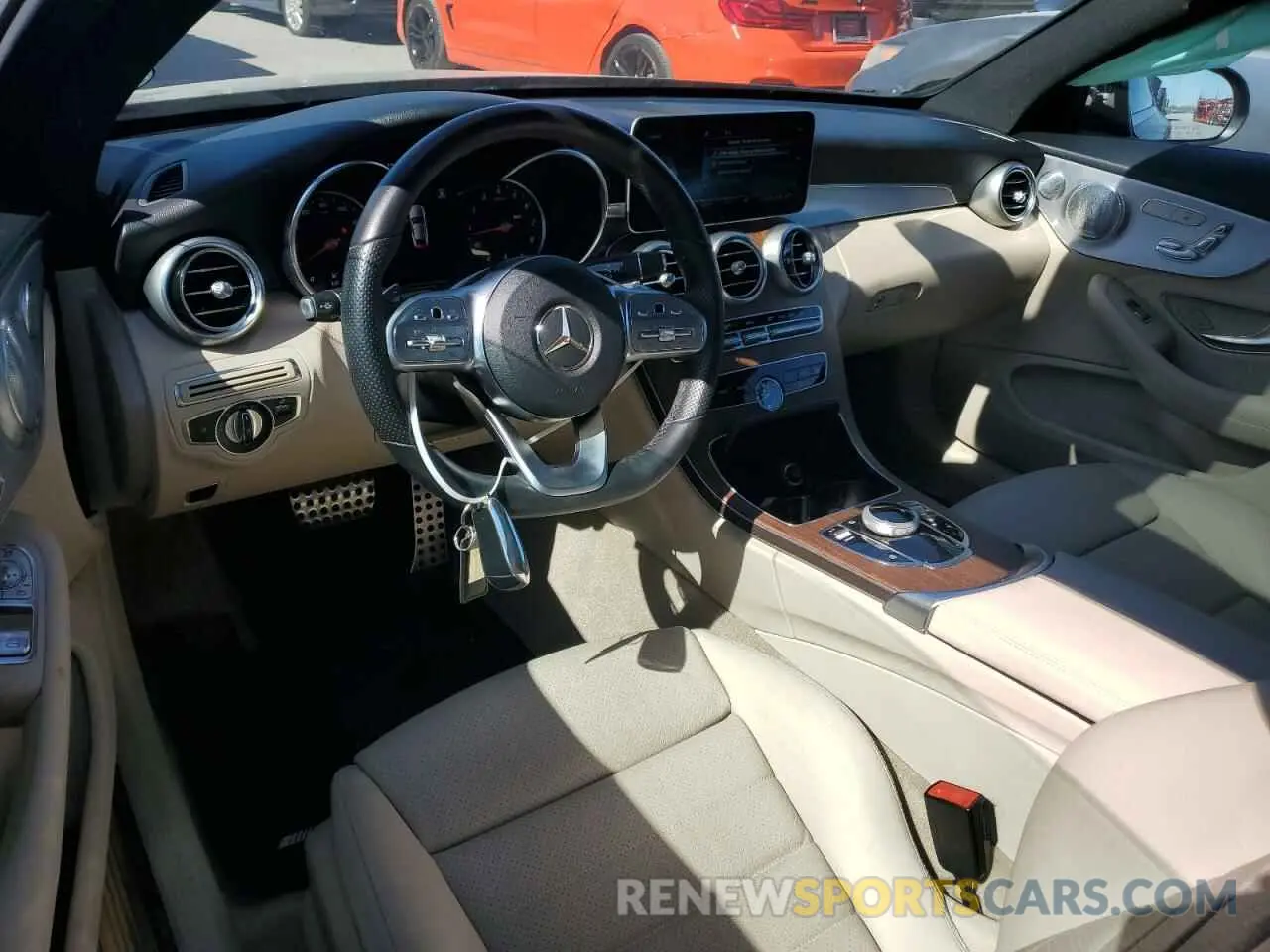 8 fotografías del automóvil dañado WDDWJ8DB9KF836607 MERCEDES-BENZ C-CLASS 2019