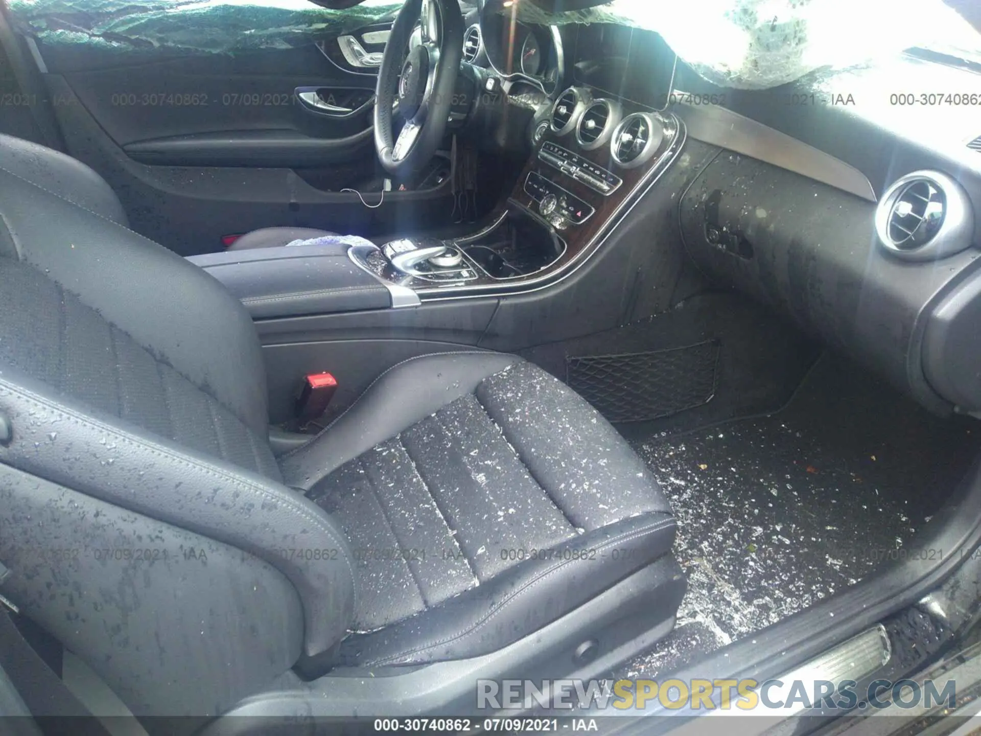5 fotografías del automóvil dañado WDDWJ8EB2KF802460 MERCEDES-BENZ C-CLASS 2019
