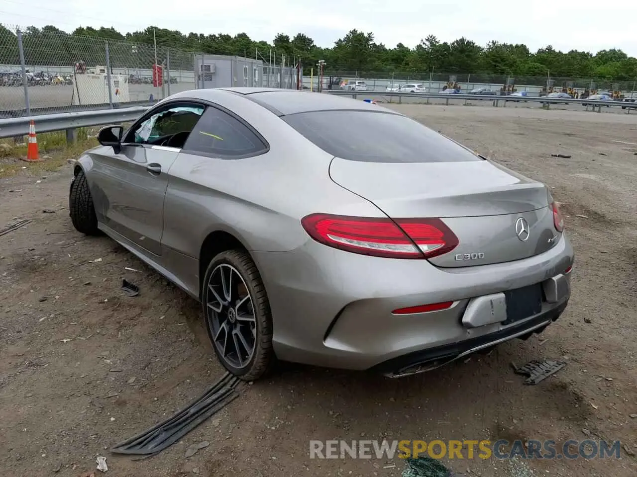 3 fotografías del automóvil dañado WDDWJ8EB3KF776600 MERCEDES-BENZ C-CLASS 2019