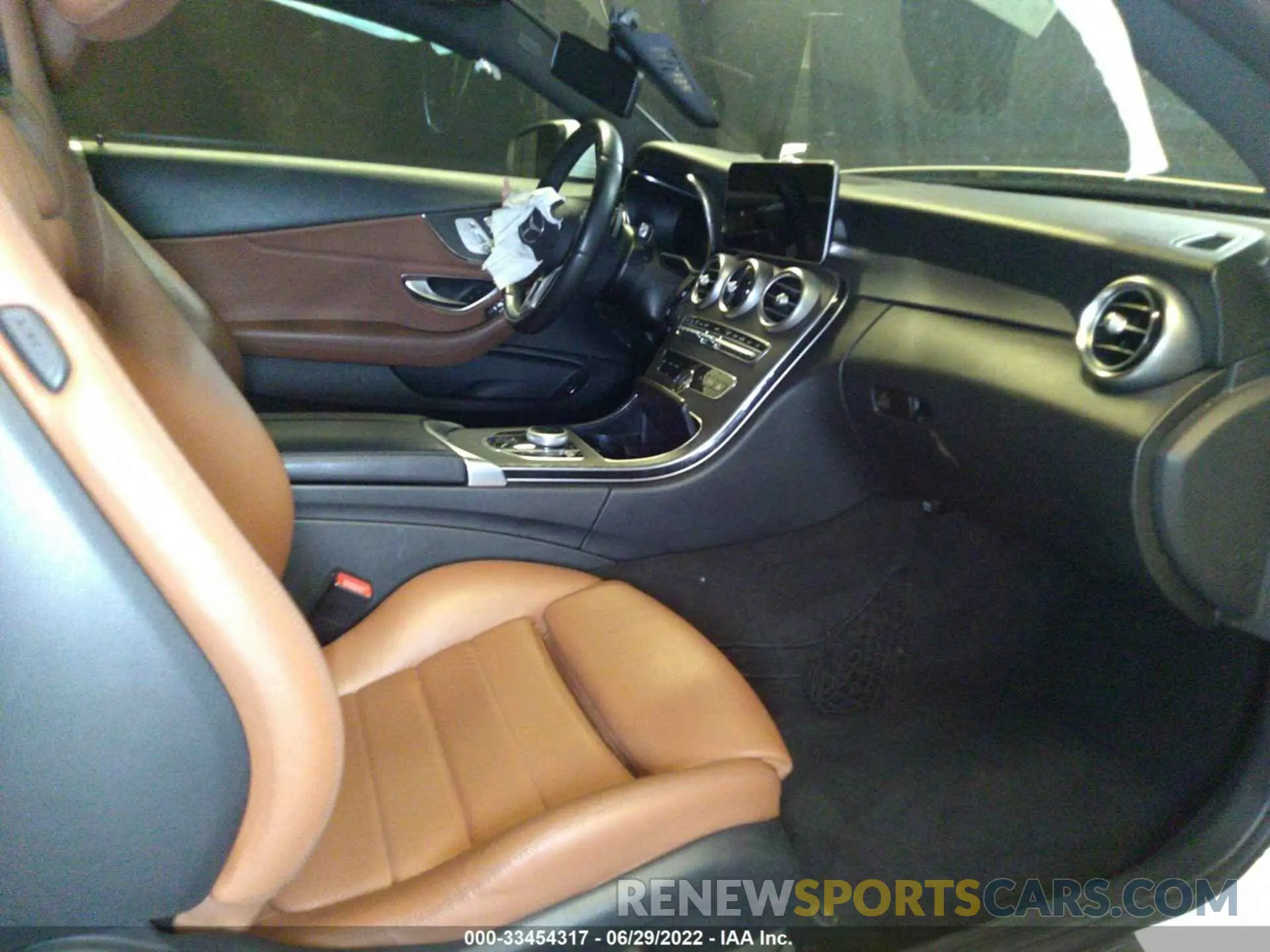 5 fotografías del automóvil dañado WDDWJ8EBXKF773922 MERCEDES-BENZ C-CLASS 2019