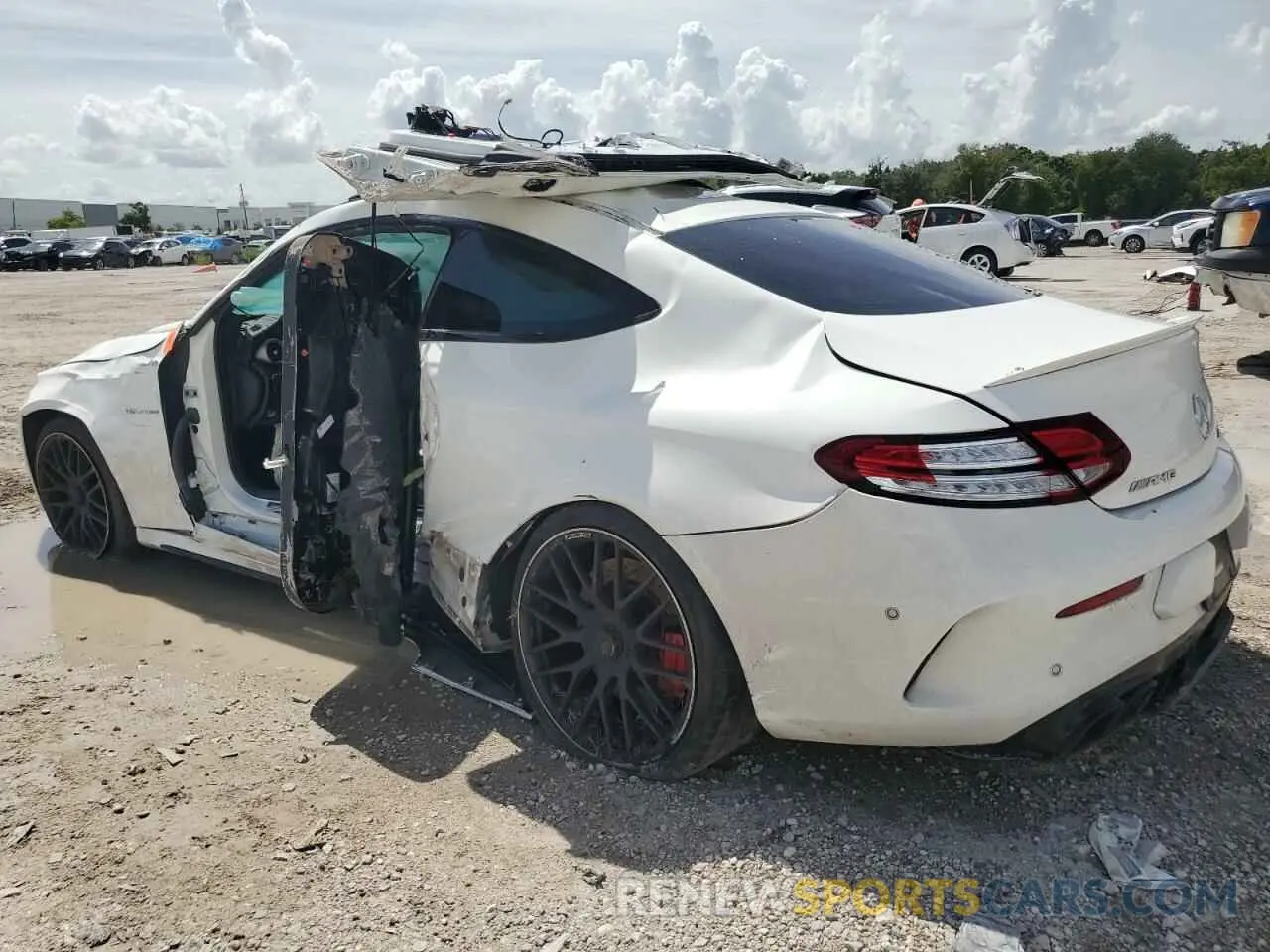 2 fotografías del automóvil dañado WDDWJ8HB1KF899291 MERCEDES-BENZ C-CLASS 2019