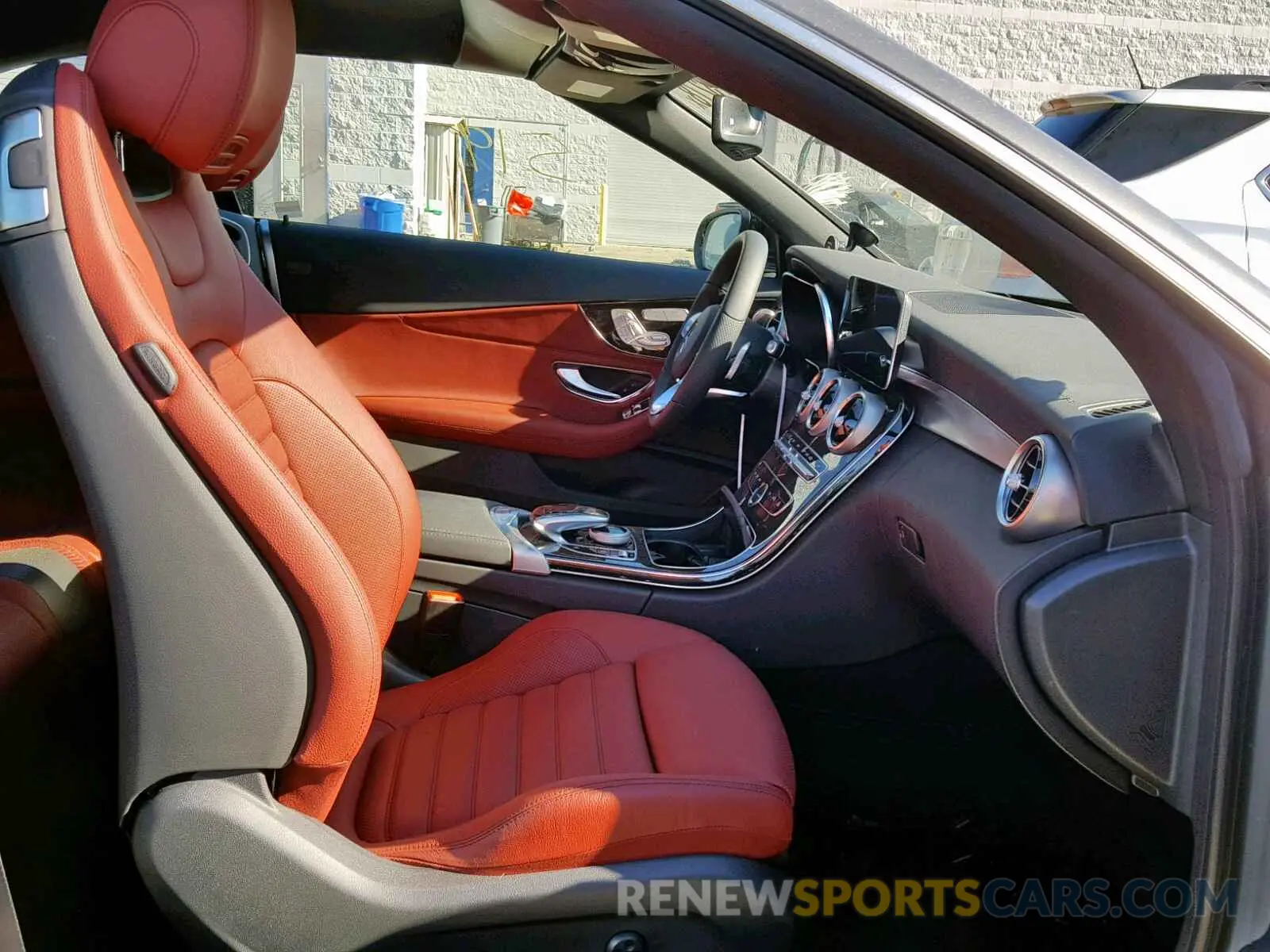 5 fotografías del automóvil dañado WDDWK8DB1KF807907 MERCEDES-BENZ C CLASS 2019