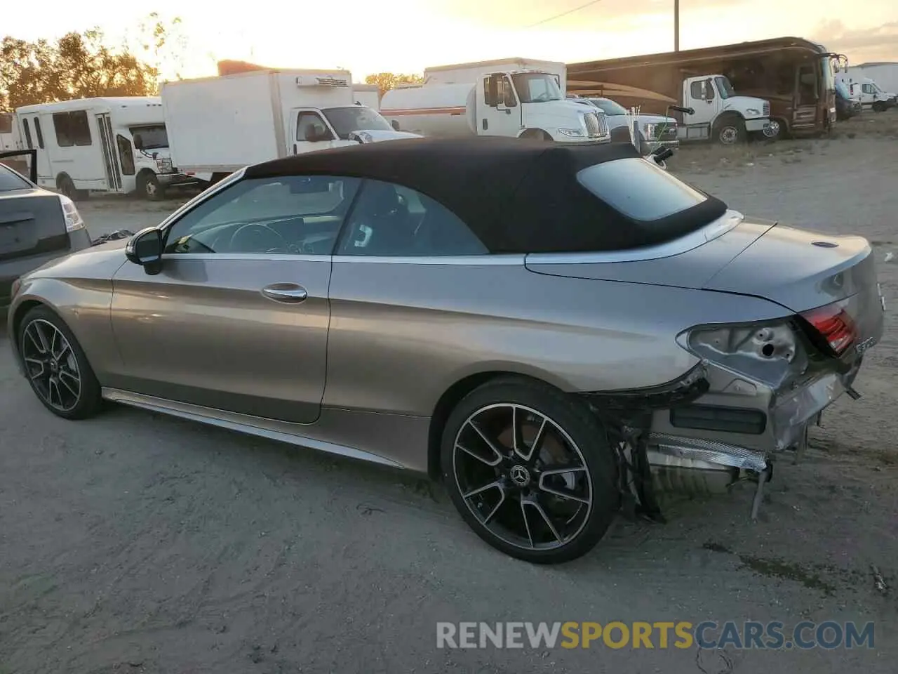 2 fotografías del automóvil dañado WDDWK8EB5KF774456 MERCEDES-BENZ C-CLASS 2019
