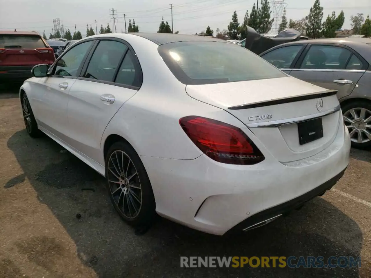 3 fotografías del automóvil dañado 55SWF8DB1LU322993 MERCEDES-BENZ C-CLASS 2020