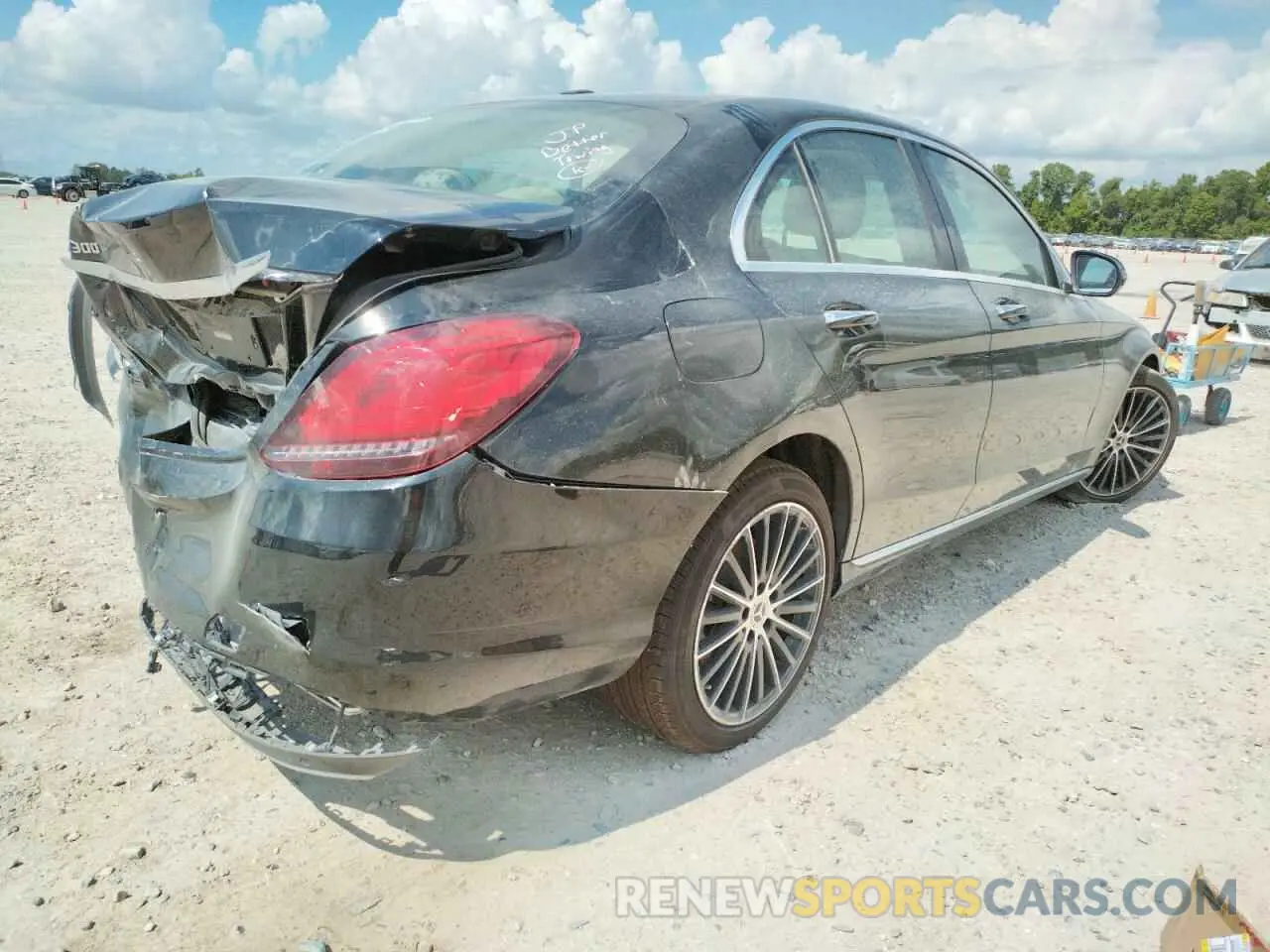 4 fotografías del automóvil dañado 55SWF8DB2LU328205 MERCEDES-BENZ C-CLASS 2020