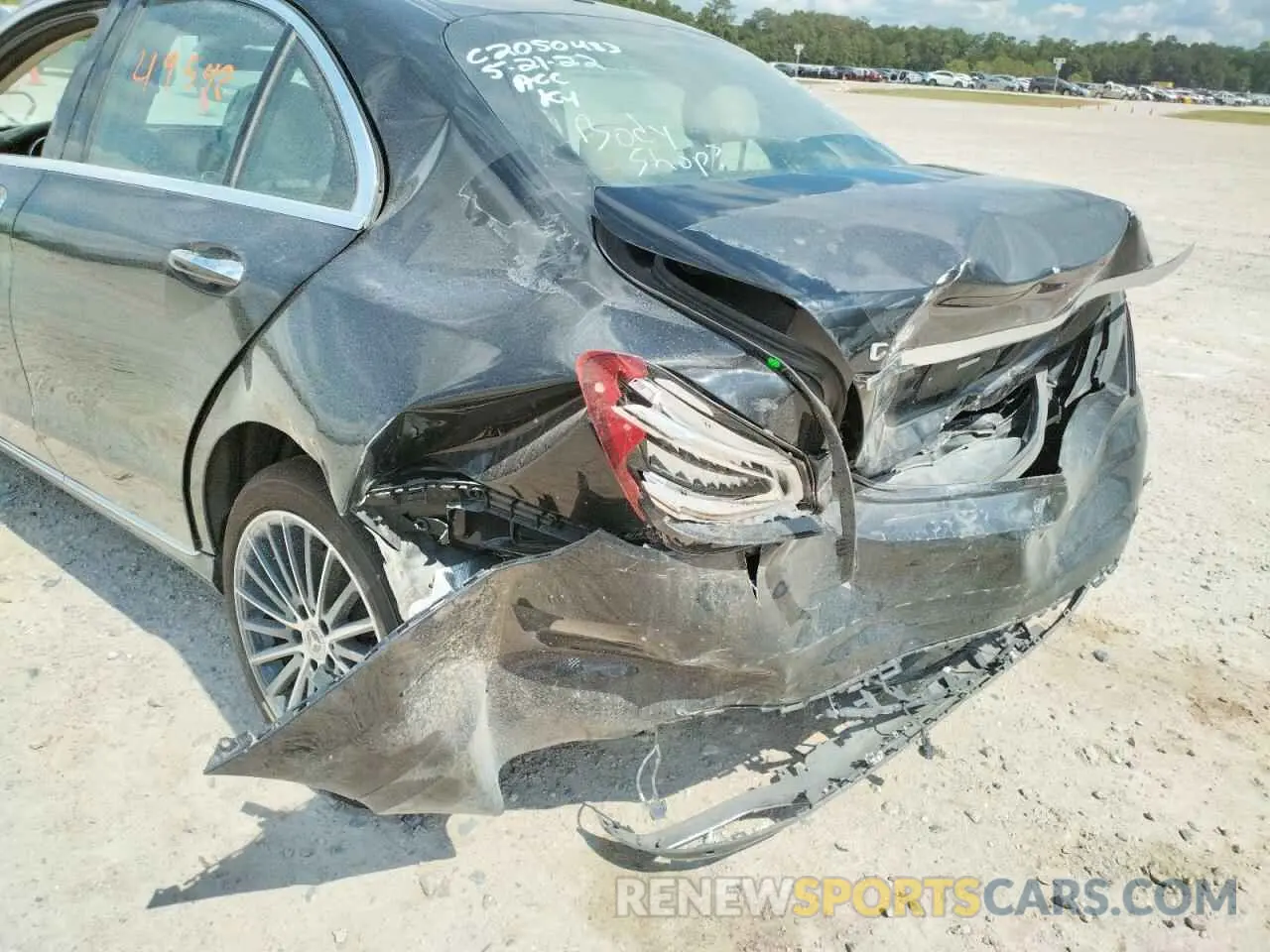 9 fotografías del automóvil dañado 55SWF8DB2LU328205 MERCEDES-BENZ C-CLASS 2020