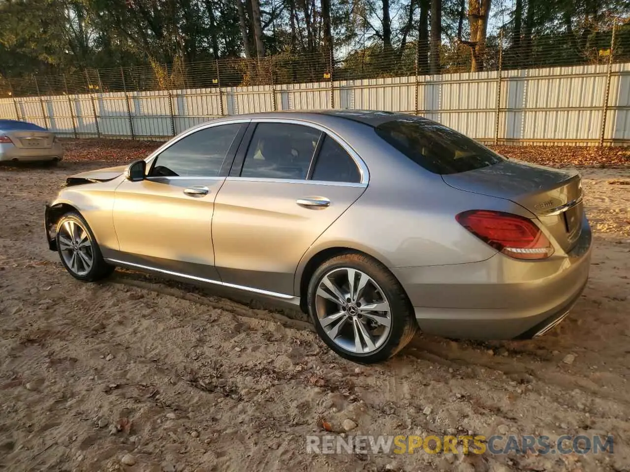 2 fotografías del automóvil dañado 55SWF8DB3LU327810 MERCEDES-BENZ C-CLASS 2020