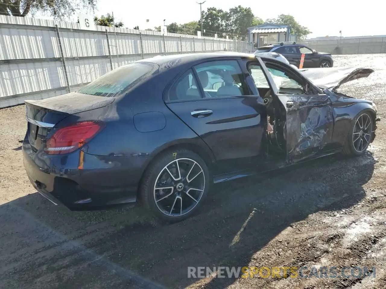 3 fotografías del automóvil dañado 55SWF8DB4LU329551 MERCEDES-BENZ C-CLASS 2020