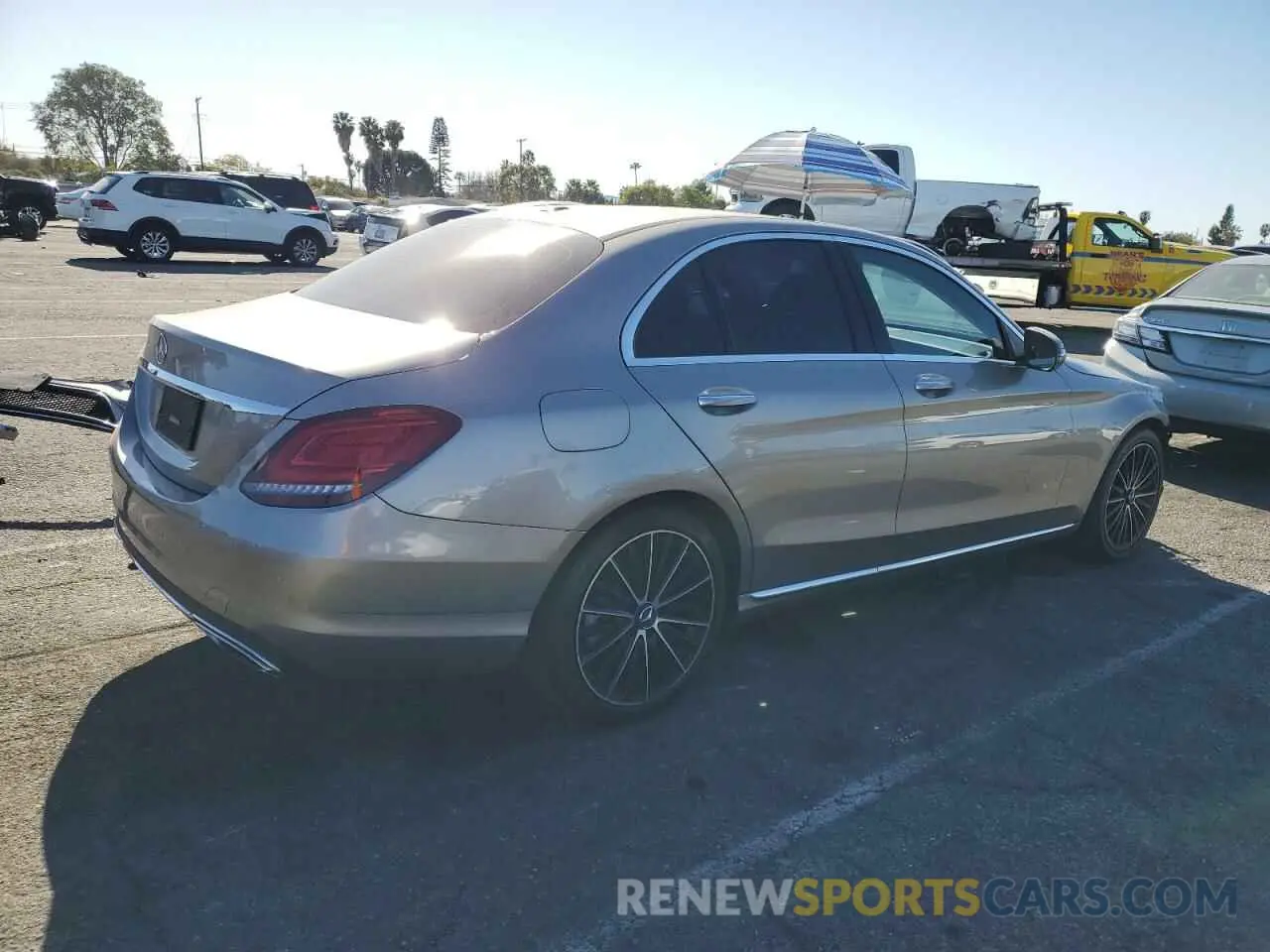3 fotografías del automóvil dañado 55SWF8DB5LU327548 MERCEDES-BENZ C-CLASS 2020