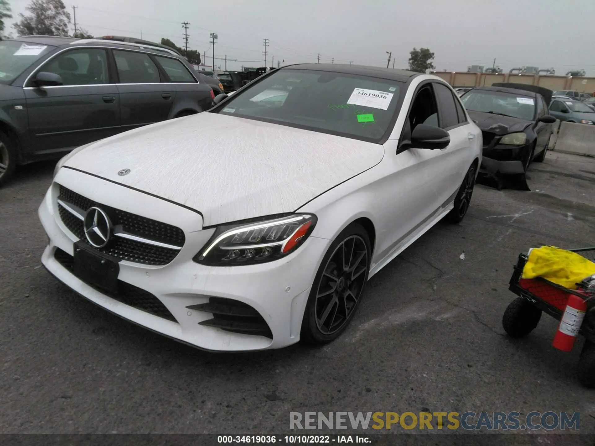 2 fotografías del automóvil dañado 55SWF8DB6LU324478 MERCEDES-BENZ C-CLASS 2020
