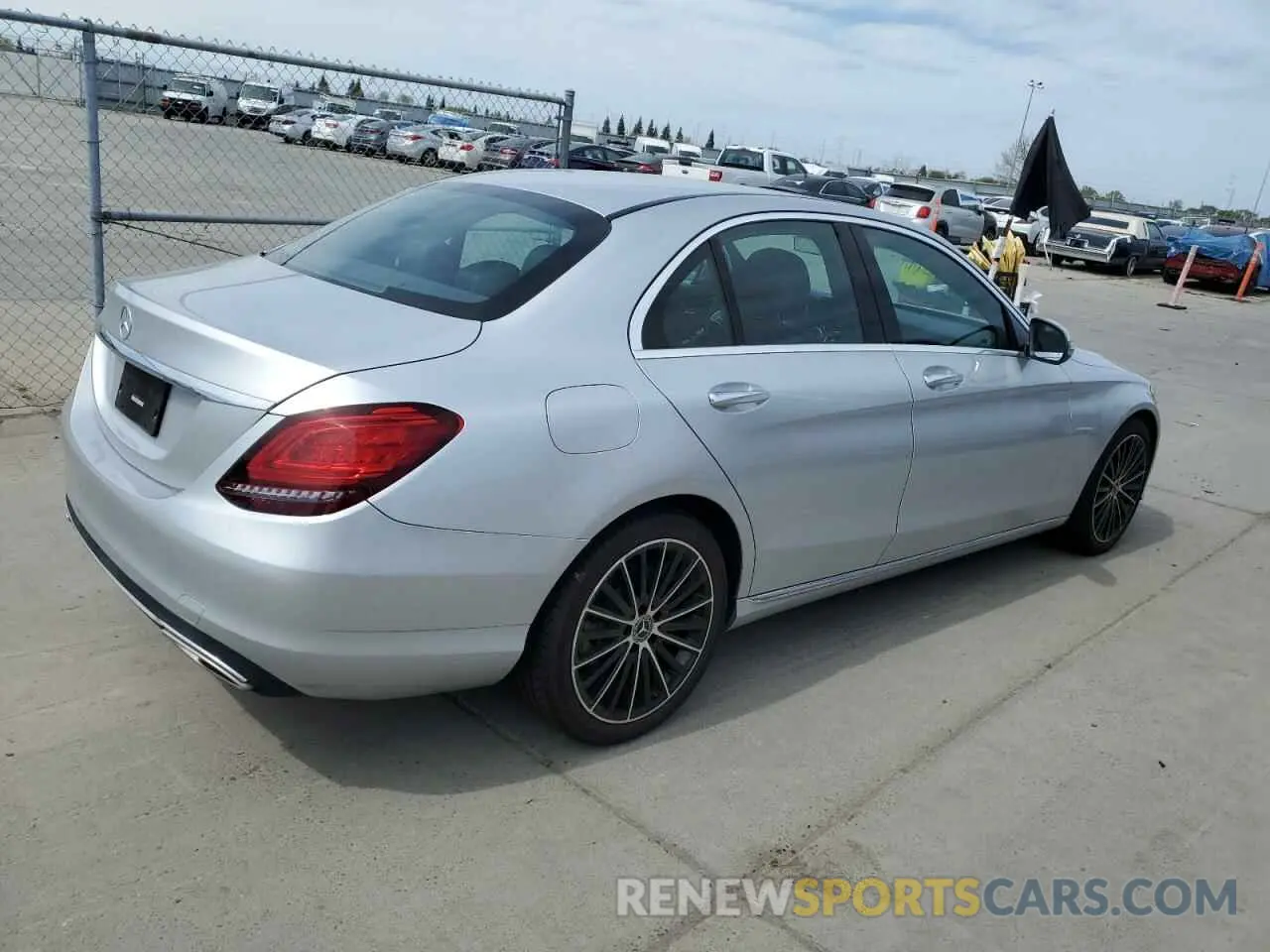 3 fotografías del automóvil dañado 55SWF8DB8LU324935 MERCEDES-BENZ C-CLASS 2020