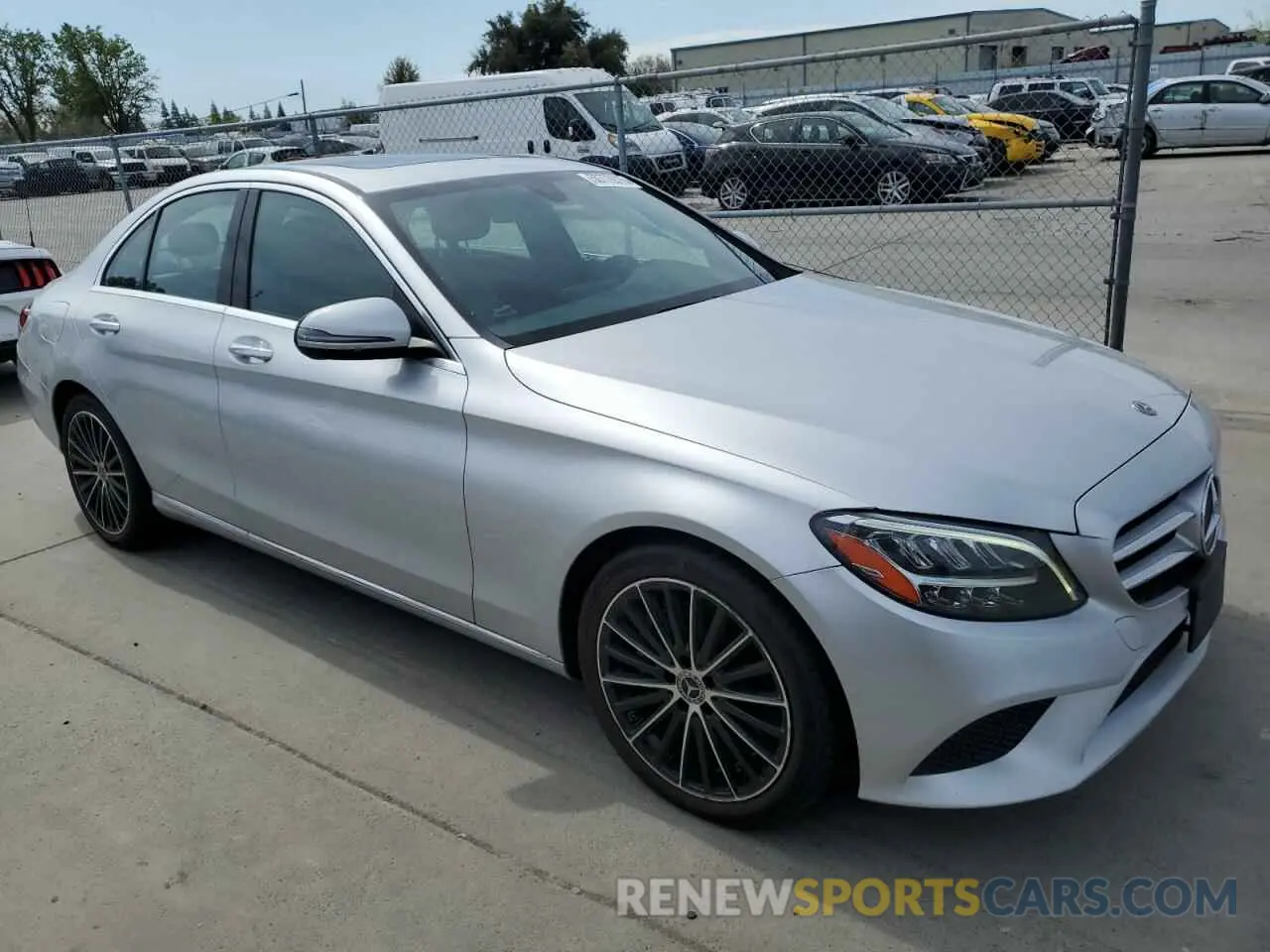 4 fotografías del automóvil dañado 55SWF8DB8LU324935 MERCEDES-BENZ C-CLASS 2020
