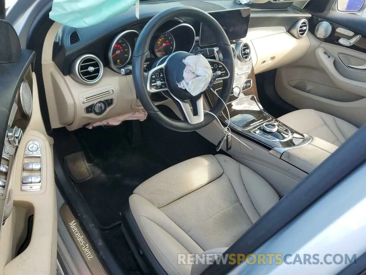 8 fotografías del automóvil dañado 55SWF8EB0LU327973 MERCEDES-BENZ C-CLASS 2020