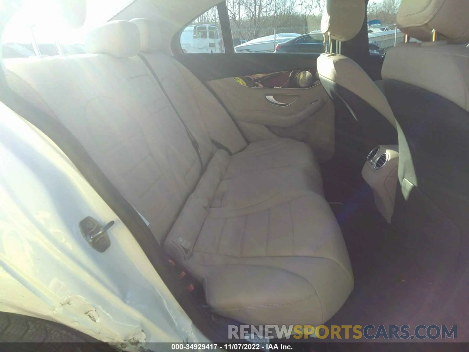 8 fotografías del automóvil dañado 55SWF8EB2LU330244 MERCEDES-BENZ C-CLASS 2020