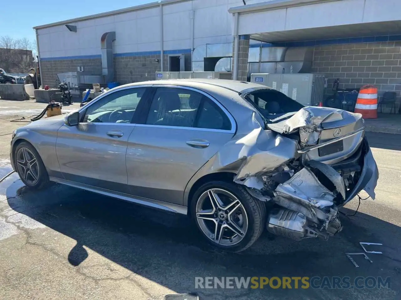 2 fotografías del automóvil dañado 55SWF8EB5LU325541 MERCEDES-BENZ C-CLASS 2020