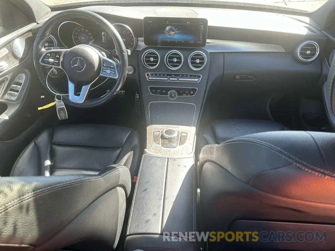 8 fotografías del automóvil dañado 55SWF8EB5LU325541 MERCEDES-BENZ C-CLASS 2020
