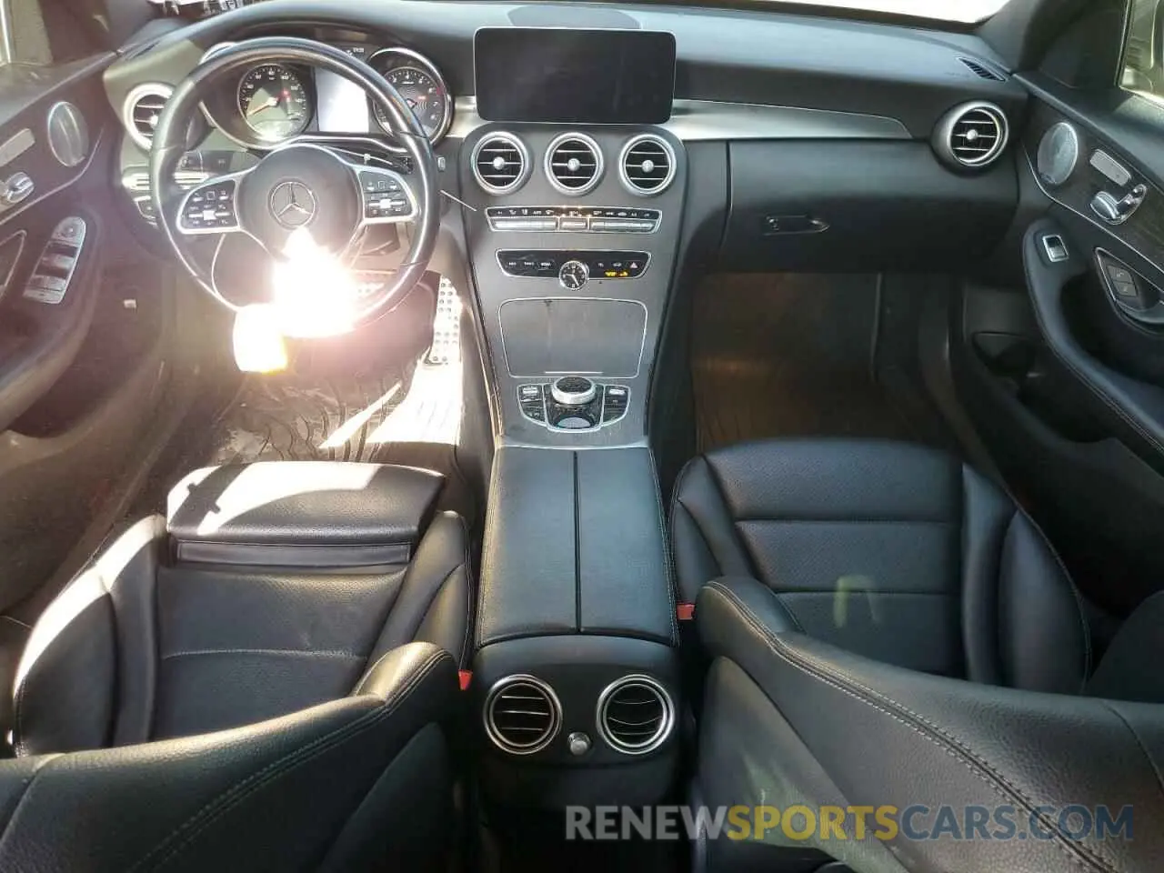 8 fotografías del automóvil dañado 55SWF8EB8LU327865 MERCEDES-BENZ C-CLASS 2020