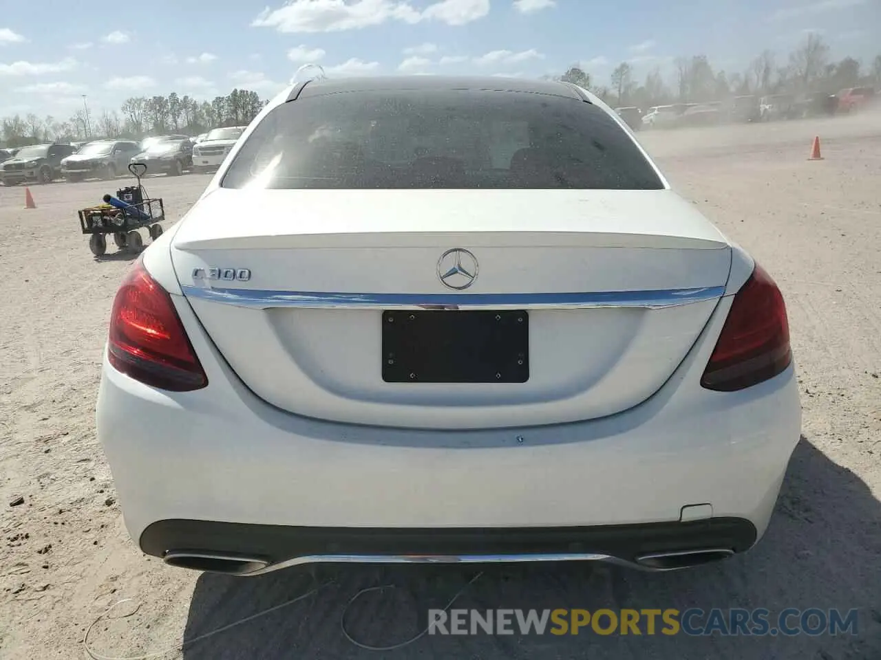 6 fotografías del automóvil dañado W1KWF8DB0LR595084 MERCEDES-BENZ C-CLASS 2020