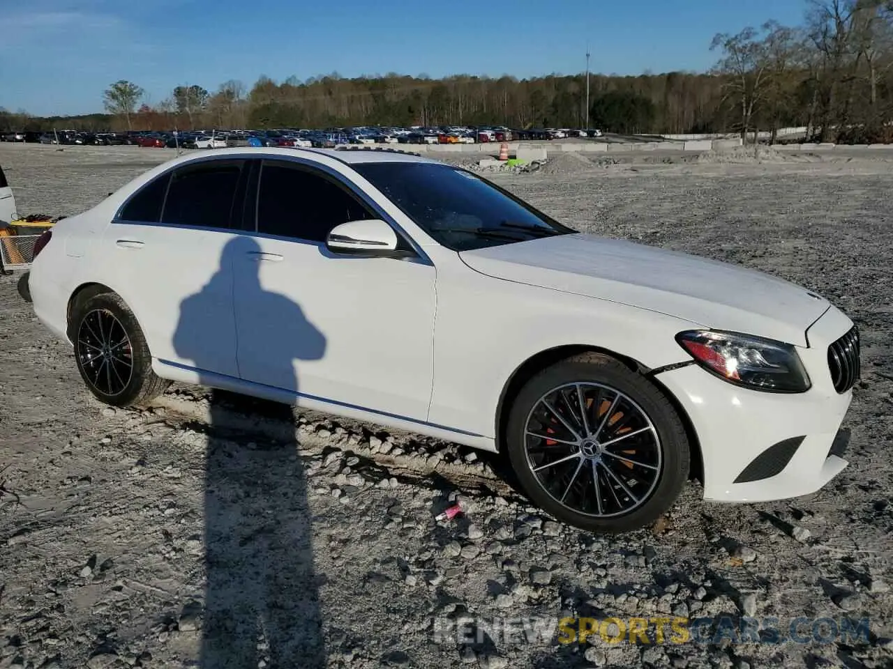 4 fotografías del automóvil dañado W1KWF8DB0LR597840 MERCEDES-BENZ C-CLASS 2020