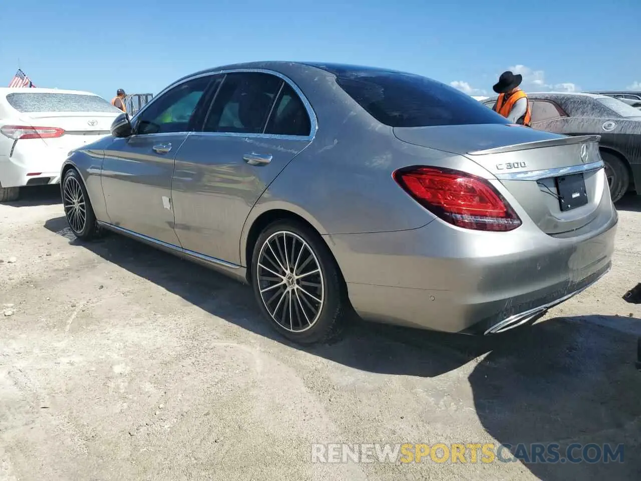 2 fotografías del automóvil dañado W1KWF8DB3LR594544 MERCEDES-BENZ C-CLASS 2020