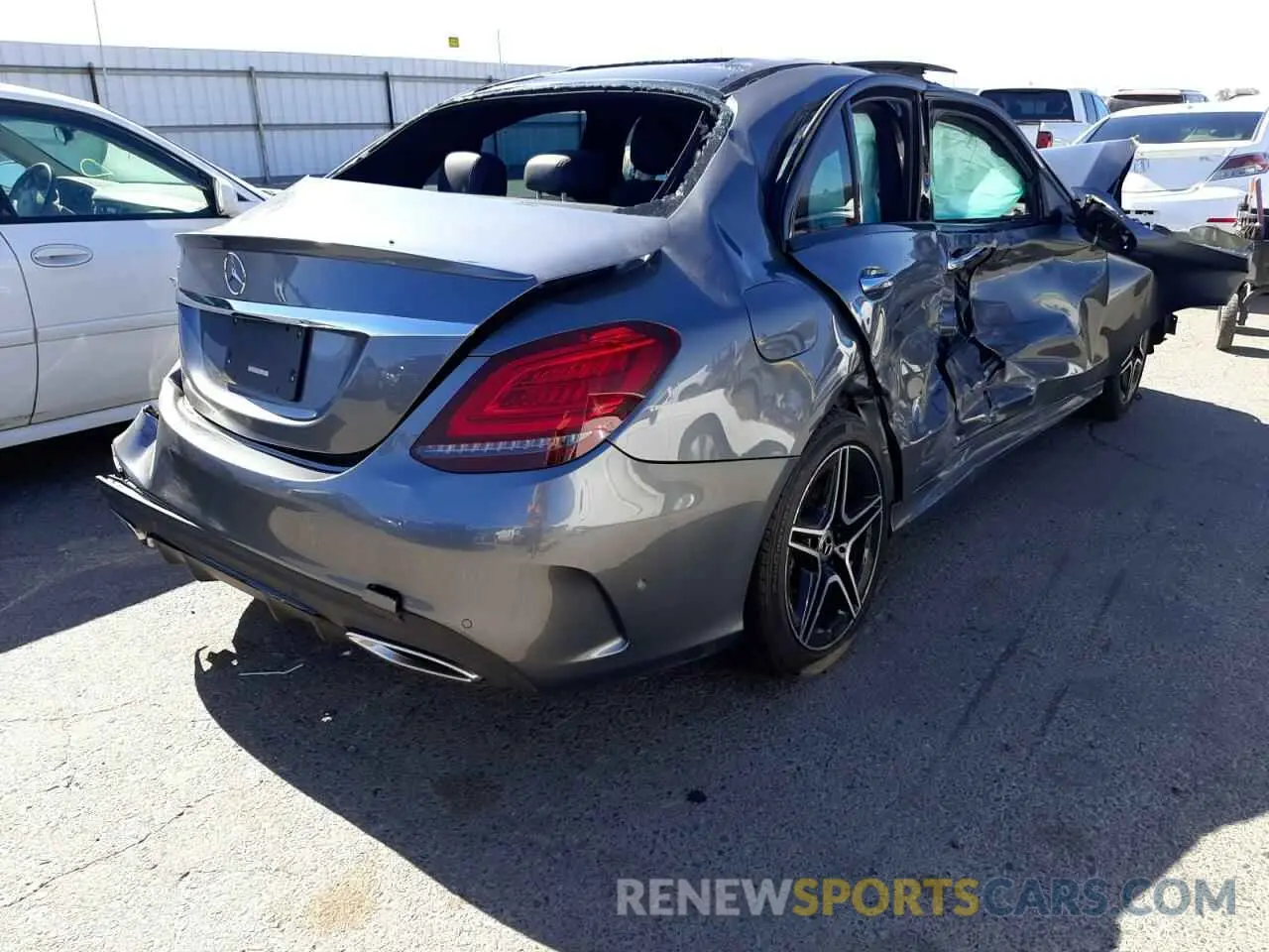 4 fotografías del automóvil dañado W1KWF8DB6LR571498 MERCEDES-BENZ C-CLASS 2020