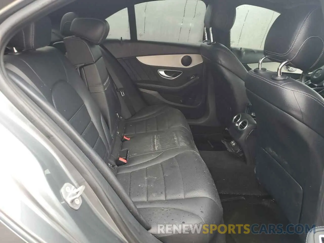 10 fotografías del automóvil dañado W1KWF8DB6LR583232 MERCEDES-BENZ C-CLASS 2020