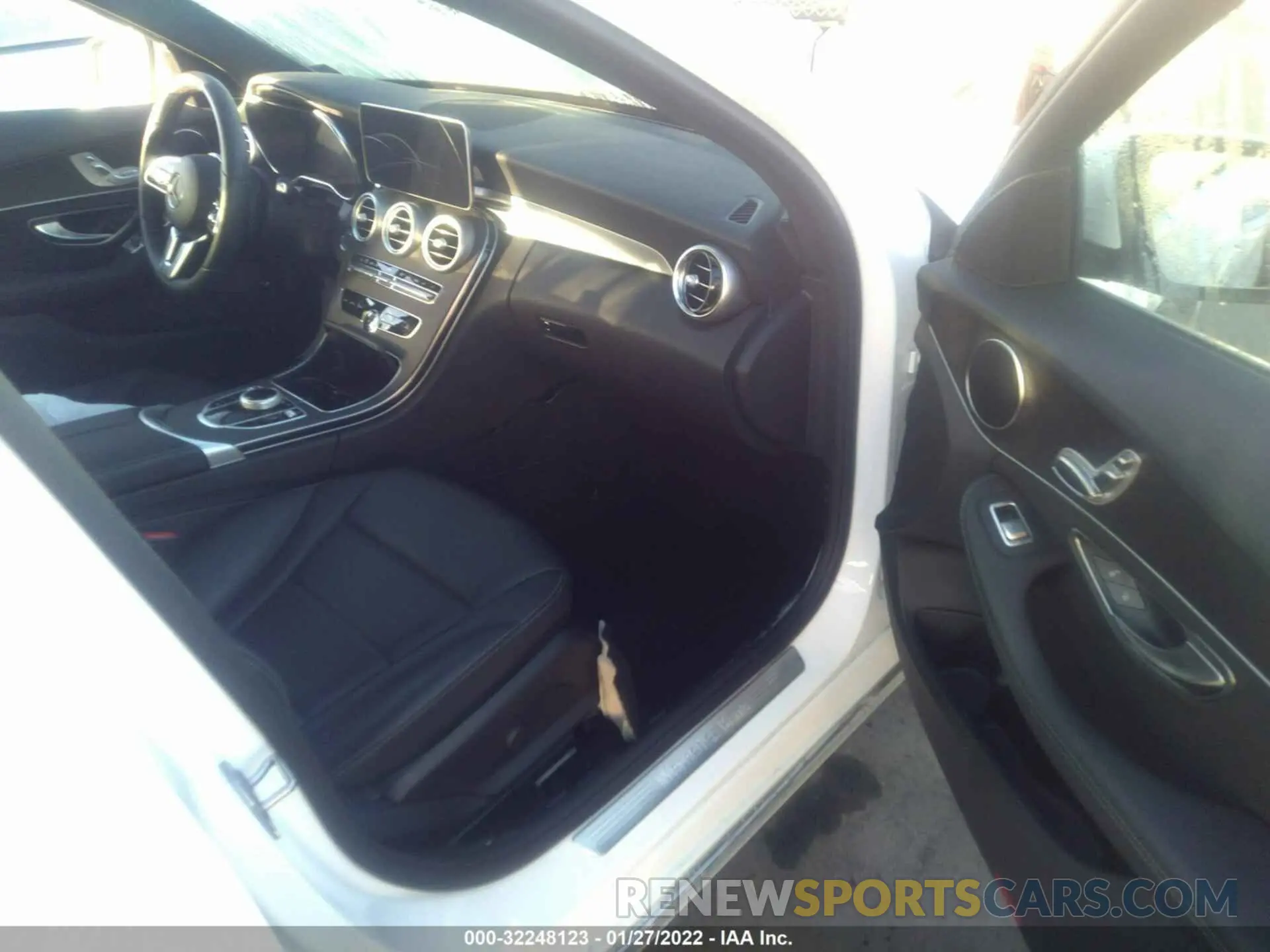 5 fotografías del automóvil dañado W1KWF8DB7LR582865 MERCEDES-BENZ C-CLASS 2020