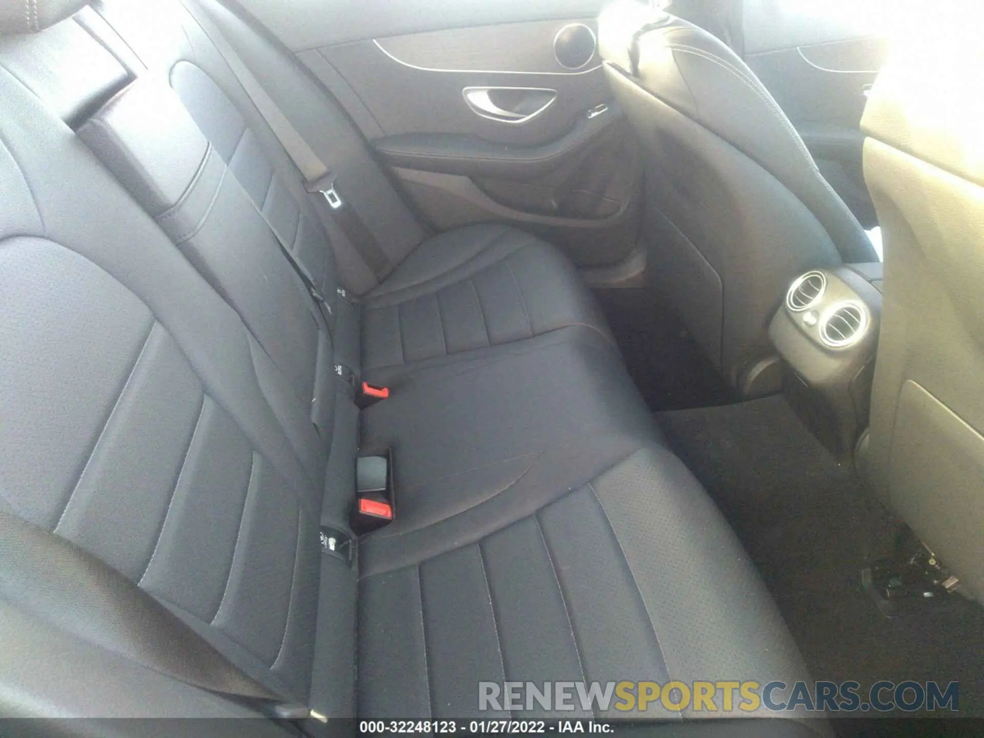 8 fotografías del automóvil dañado W1KWF8DB7LR582865 MERCEDES-BENZ C-CLASS 2020