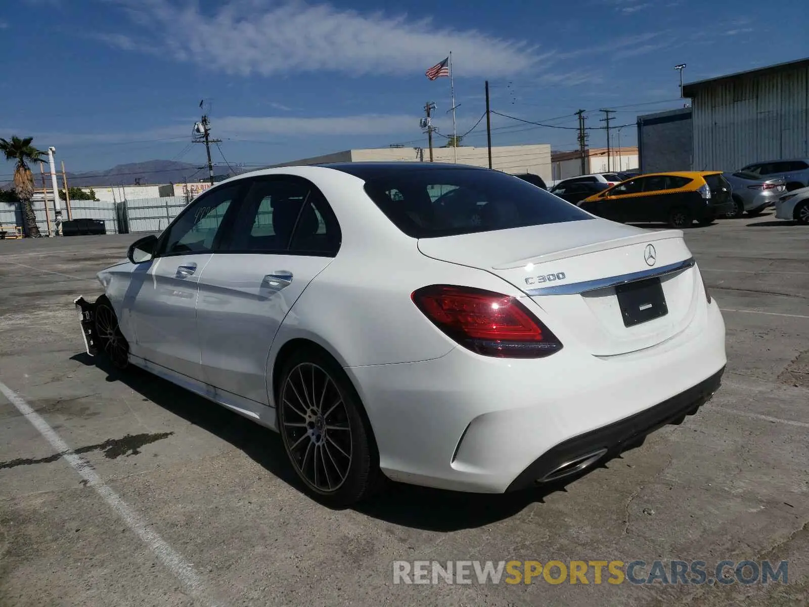 3 fotografías del automóvil dañado W1KWF8DB8LR599707 MERCEDES-BENZ C CLASS 2020