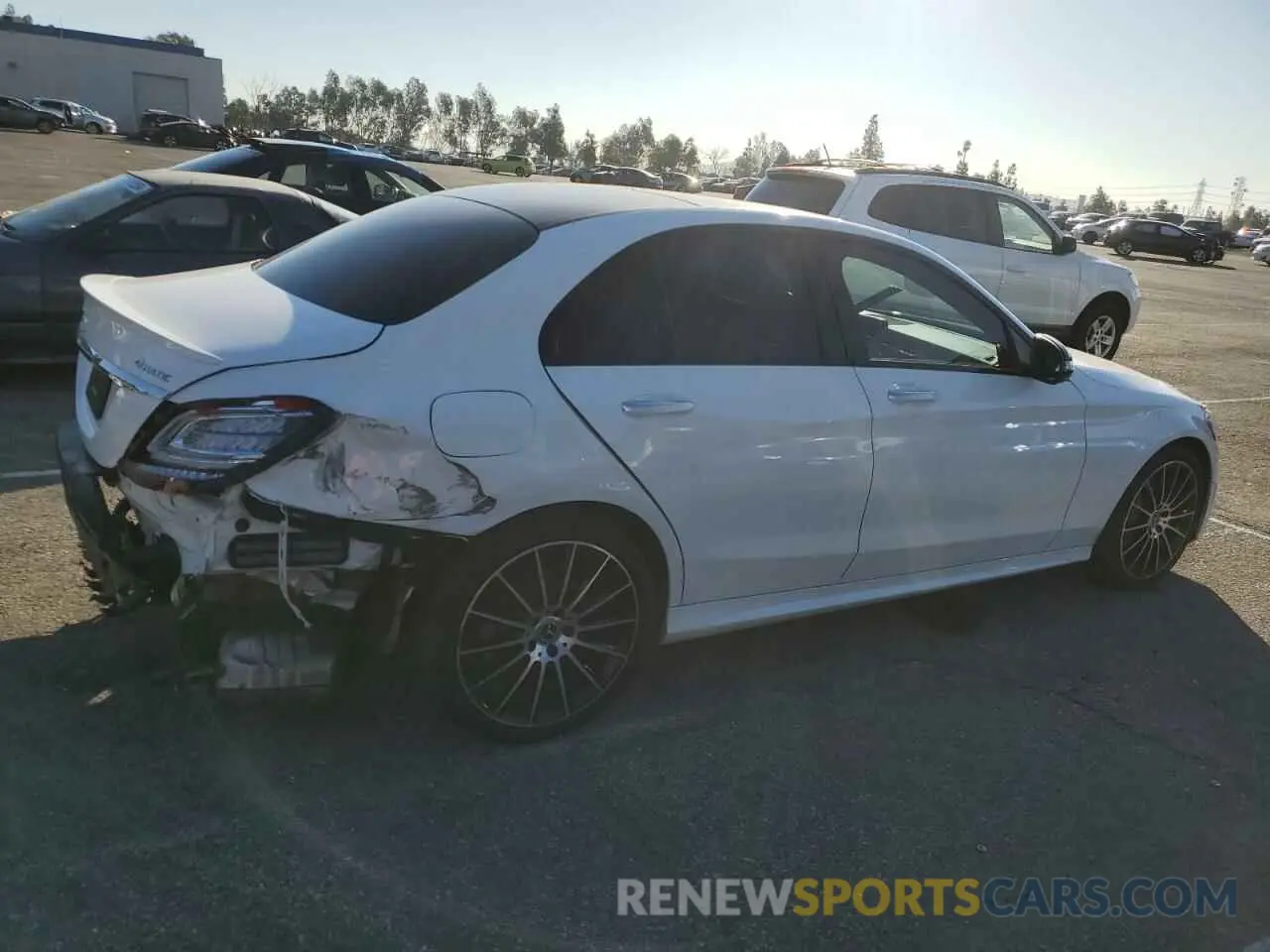 3 fotografías del automóvil dañado W1KWF8EB2LR594193 MERCEDES-BENZ C-CLASS 2020