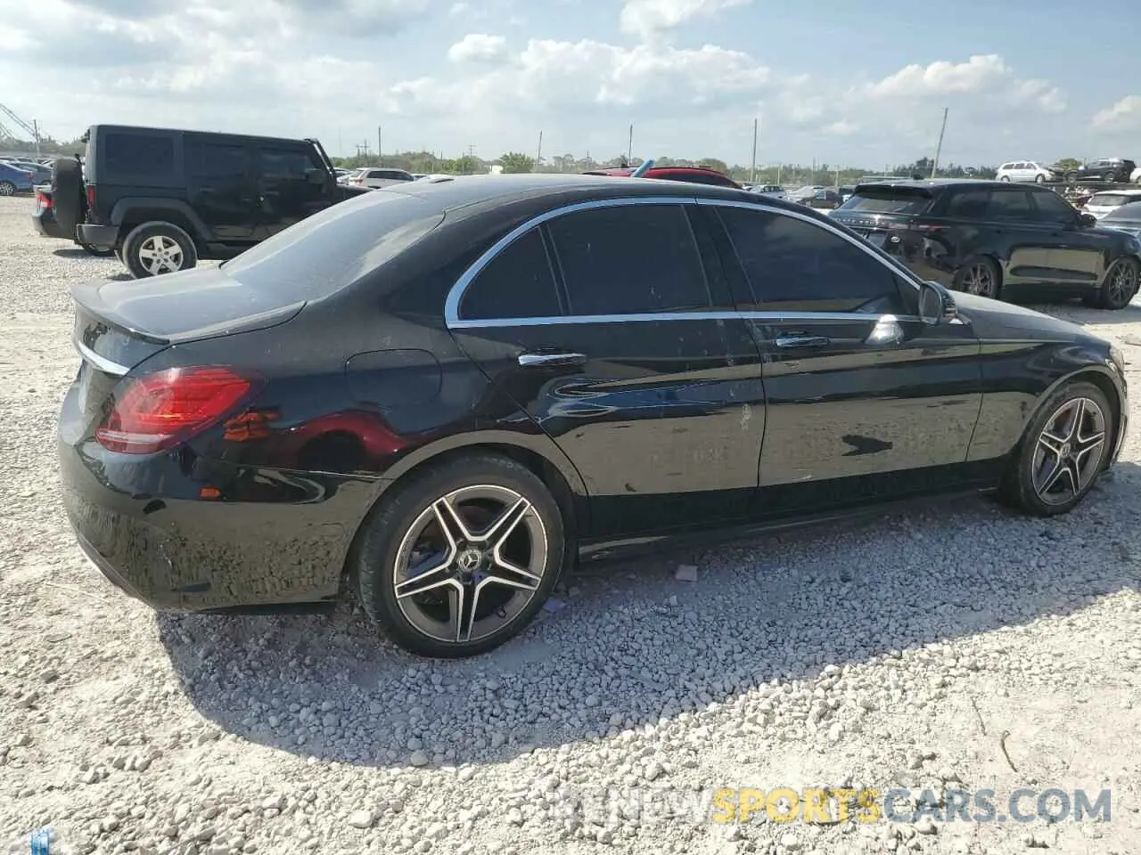 3 fotografías del automóvil dañado W1KWF8EB4LR580098 MERCEDES-BENZ C-CLASS 2020