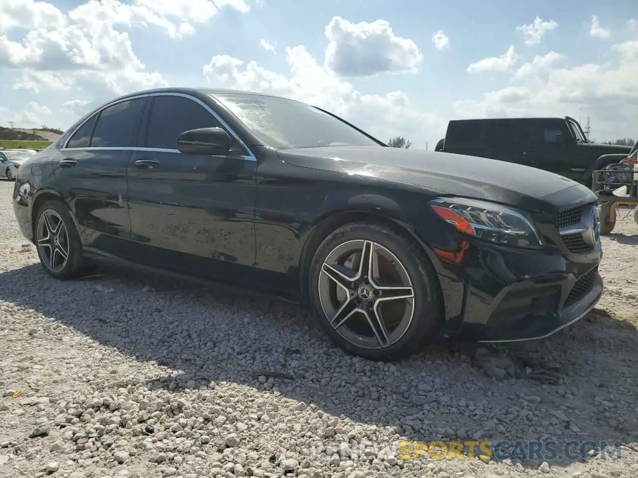 4 fotografías del automóvil dañado W1KWF8EB4LR580098 MERCEDES-BENZ C-CLASS 2020